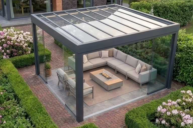 Elegante Pergola mit Glasdach und modernem Design für stilvolle Außenbereiche